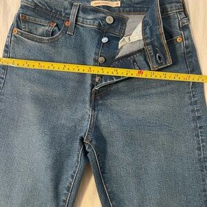 LEVI’s Wedgie Straight Jeans 28